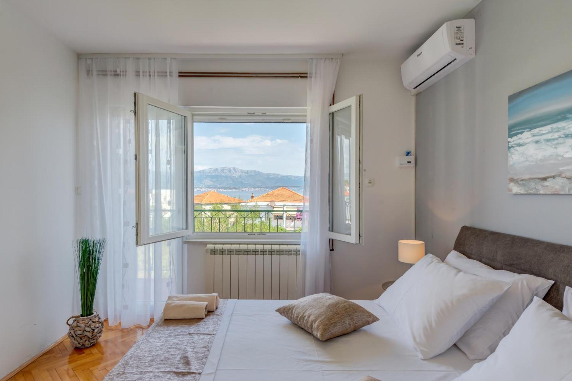 Apartments By The Sea Slatine, Ciovo - 11047 客房 照片